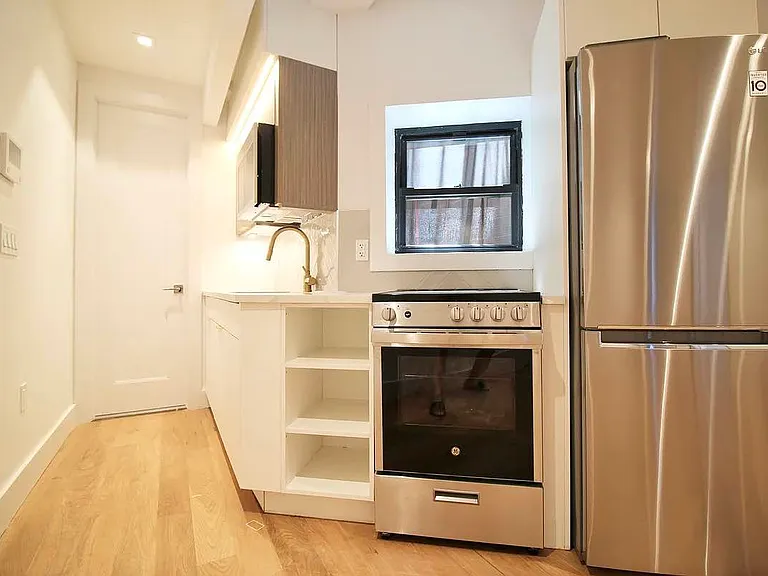 223 E 96th St #4D — Photo 2
