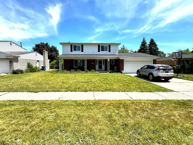 10922 Chicago Rd — Photo 1