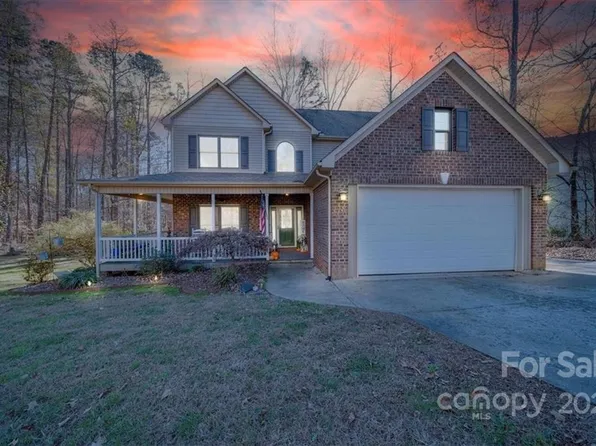 7300 Empire Dr, Mount Pleasant, NC 28124