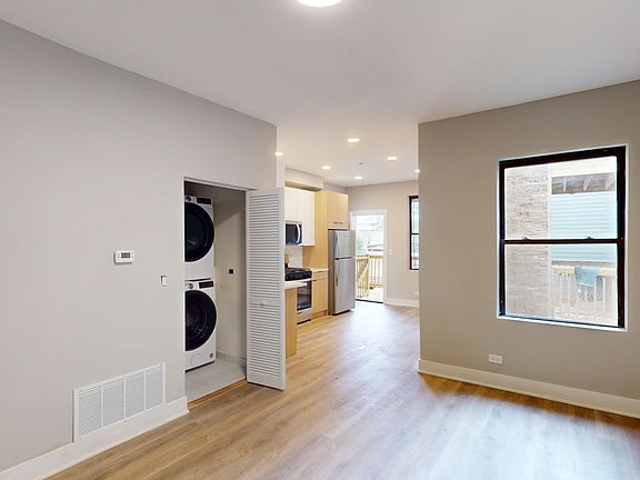 4th image of 3116 W Logan Blvd #3R
