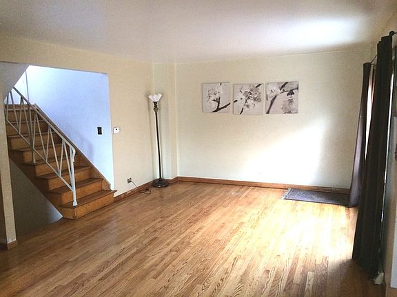 4th image of 1066 Des Plaines Ave