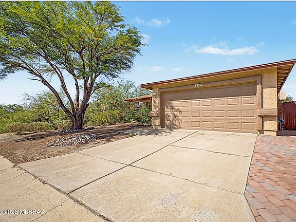 3rd image of 3098 S Giovanna Dr