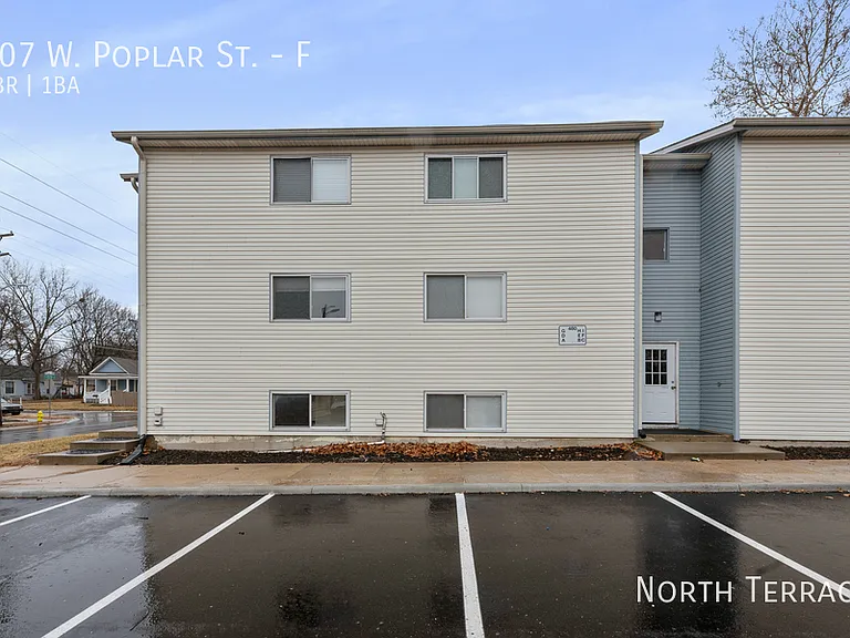 Poplar Place — Photo 3