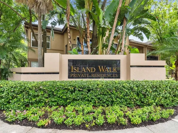833 Normandy Trace Rd, Tampa, FL 33602