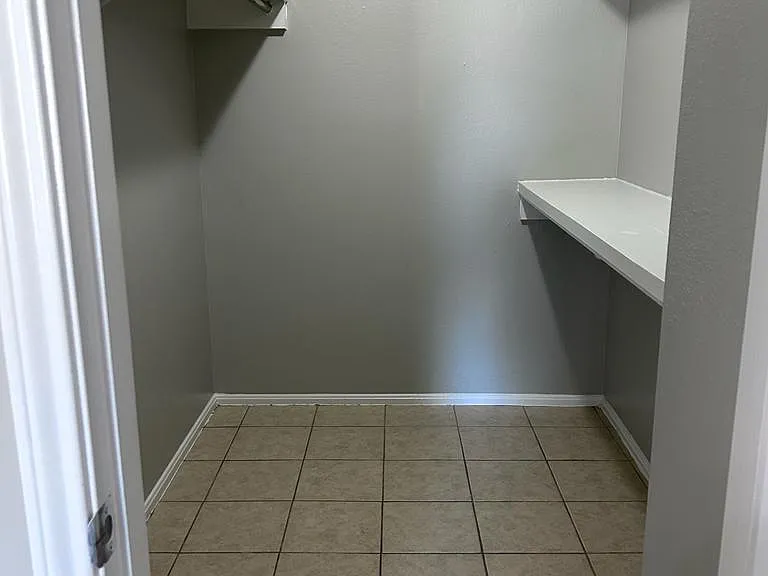 2302 W Elisa Ln #10 — Photo 8