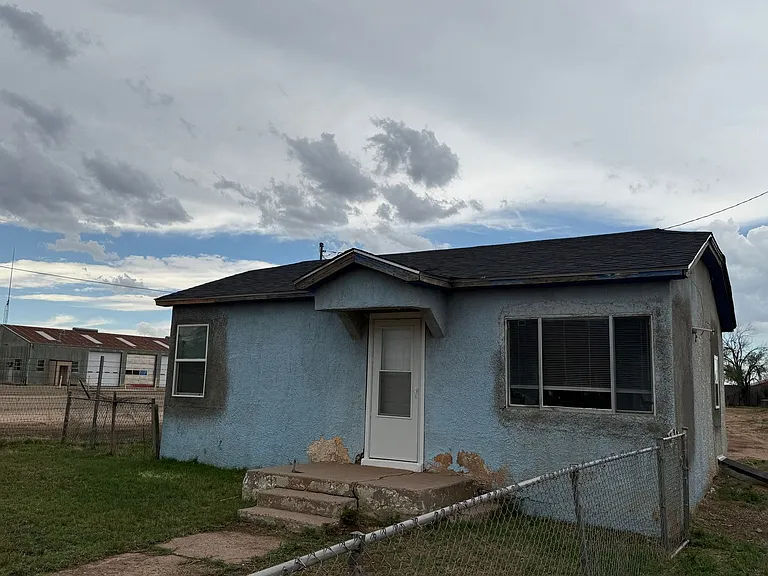 1702 E Brady Ave — Photo 1