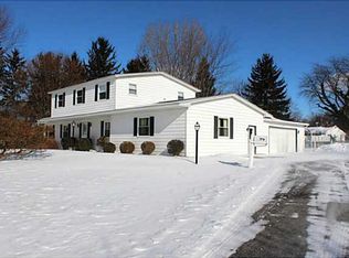 726 White Springs Dr, Geneva, NY 14456