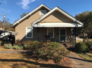 311 Oak Ln, Liberty, SC 29657