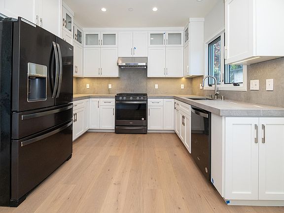 4th image of 836 Bruce Dr #A