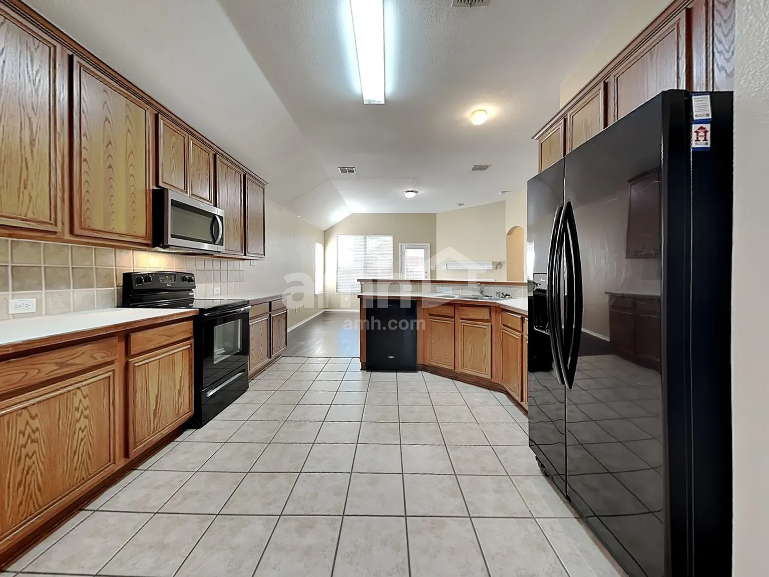 4 bed, 2.0 bath, 2145 sqft, $2,585 — Photo 3
