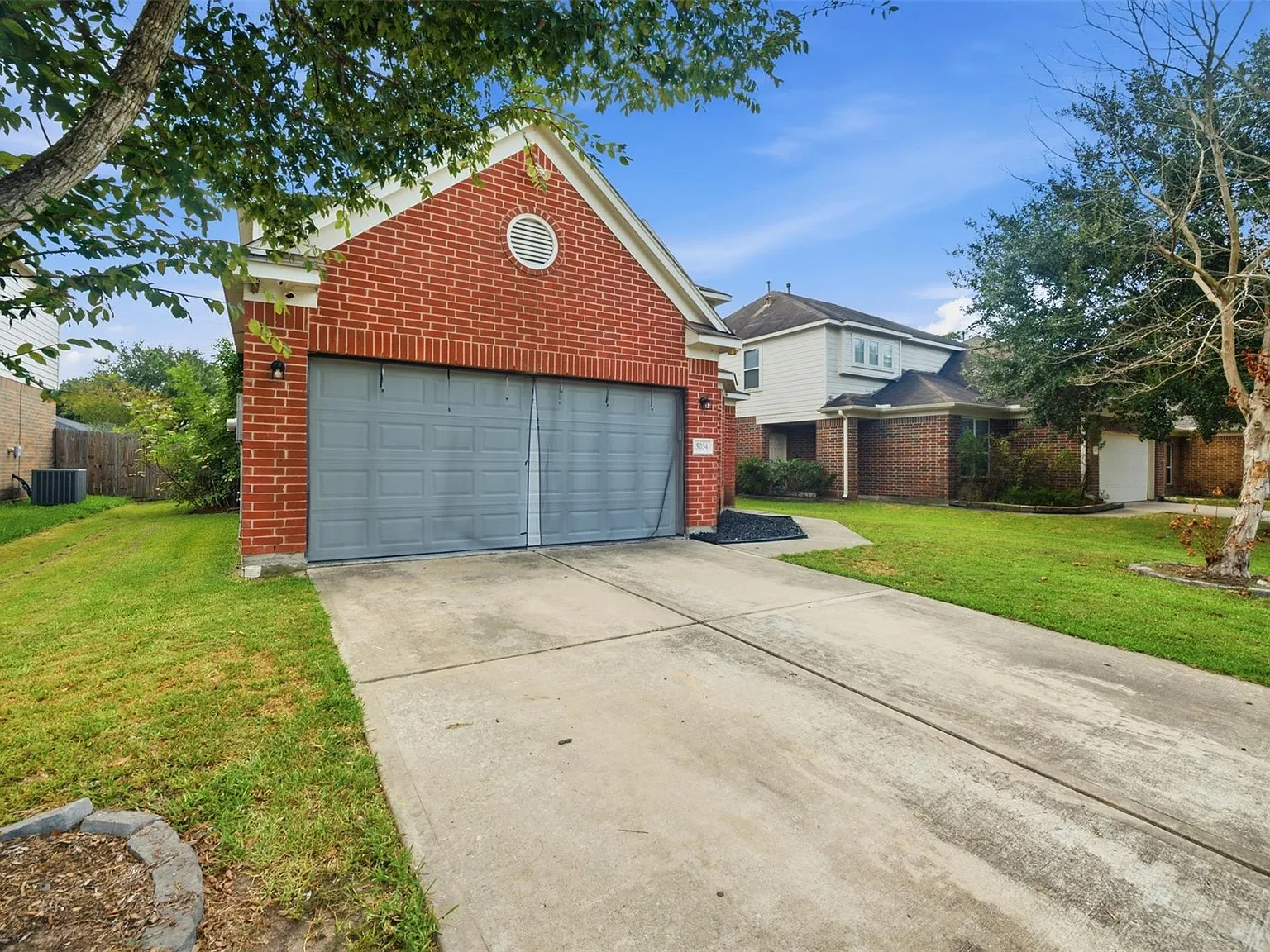 3 bed, 2.5 bath, 2344 sqft, $2,400 — Photo 3