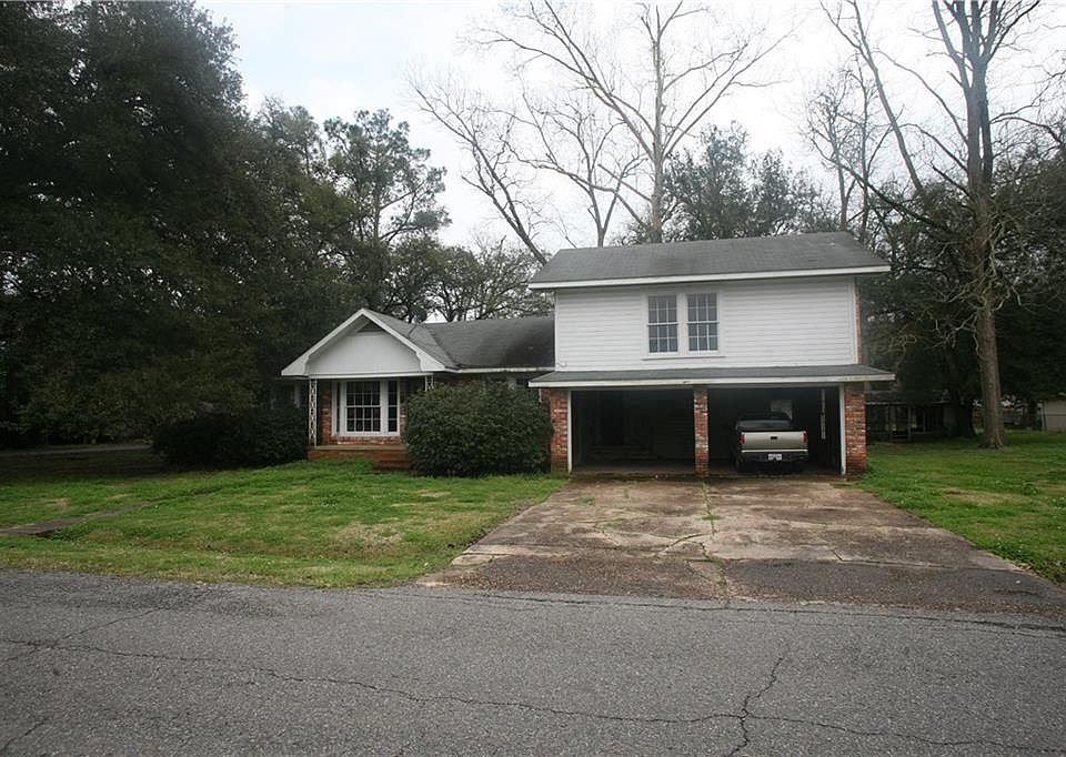 1st image of 301 Cedar St