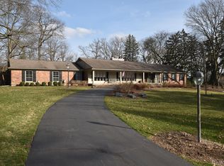 232 Harlan Dr, Bloomfield Hills, MI 48304
