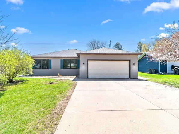 830 W 4th St, Rush City, MN 55069