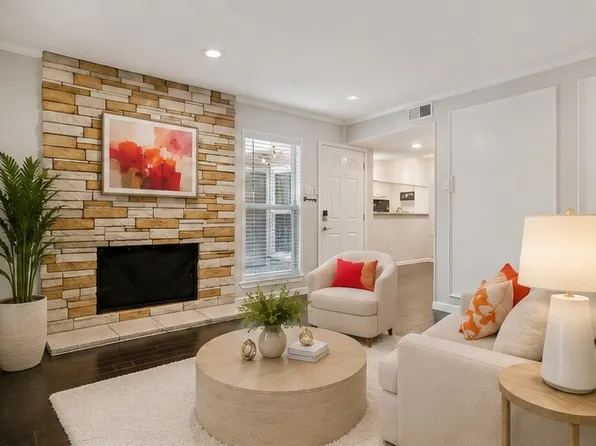 7510 Holly Hill Dr APT 127, Dallas, TX 75231
