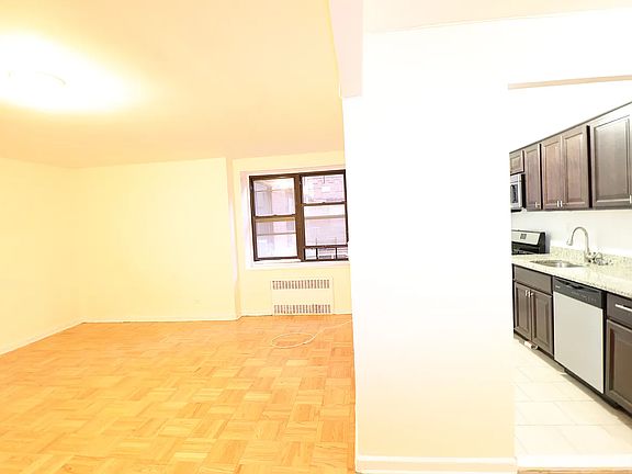 2nd image of 3415 Parsons Blvd APT 2S