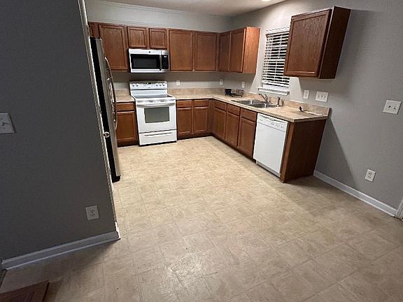 4th image of 1321 Crossridge Dr