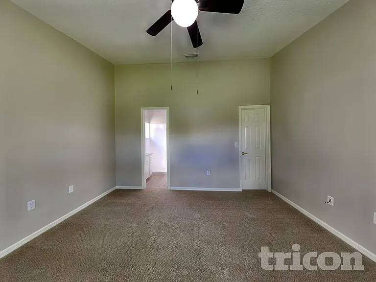 7833 Manor Dr — Photo 6