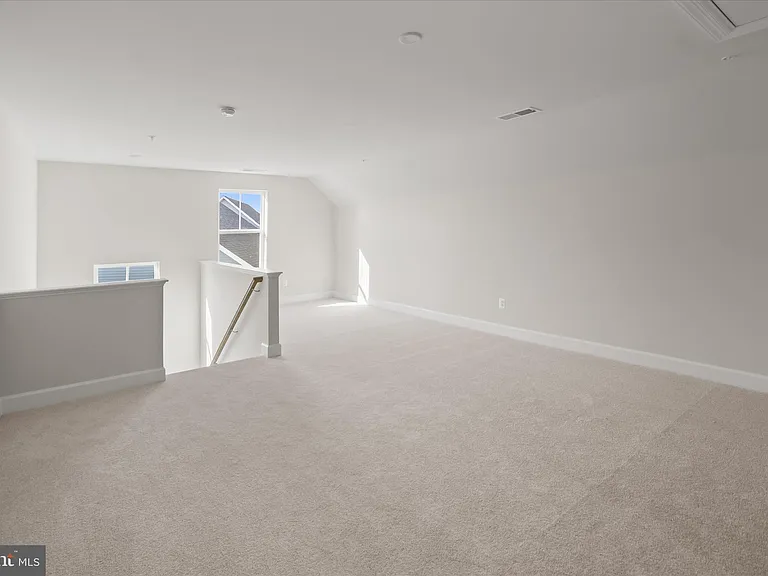 3823 Solidarity Cir — Photo 50