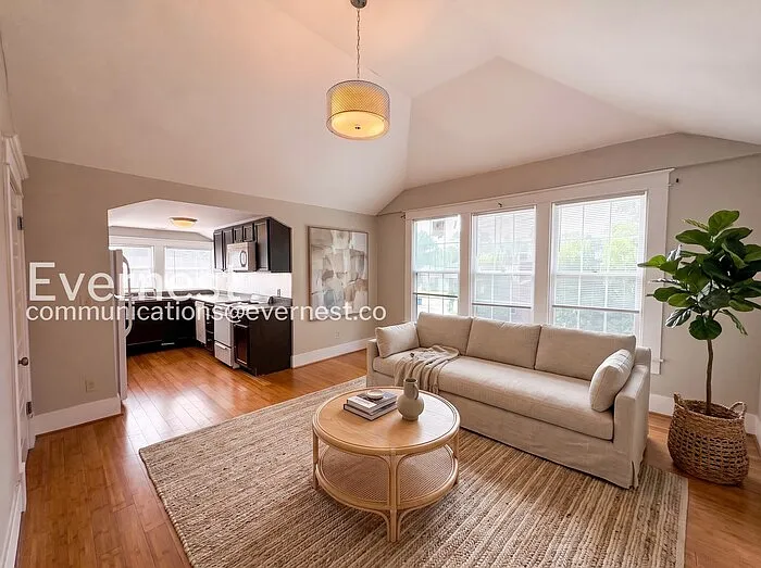 1 bed, 1.0 bath, 800 sqft, $795 — Photo 3