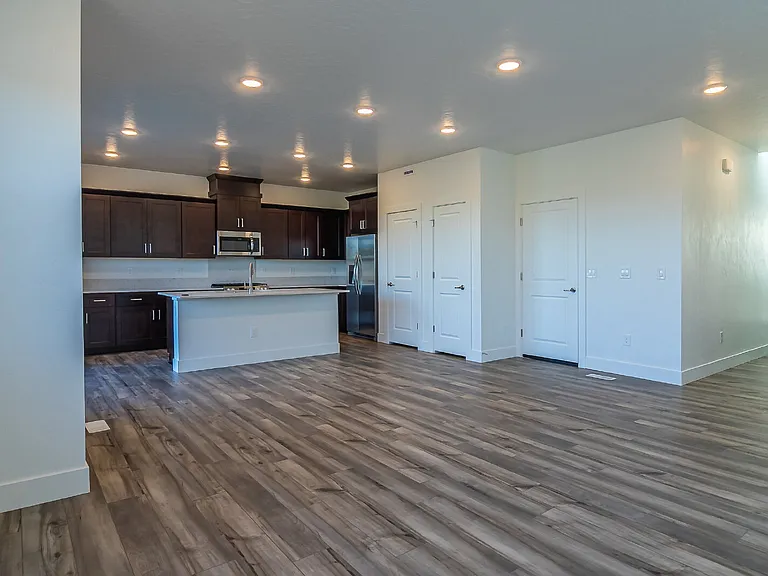 8238 W Fern St — Photo 3
