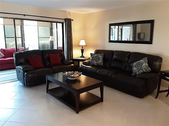 Home For Sale In Wildewood Springs