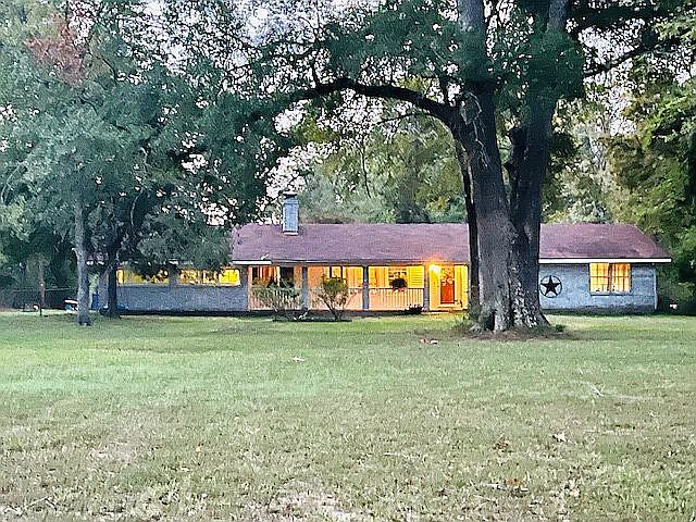 1st image of 414 County Road 1800