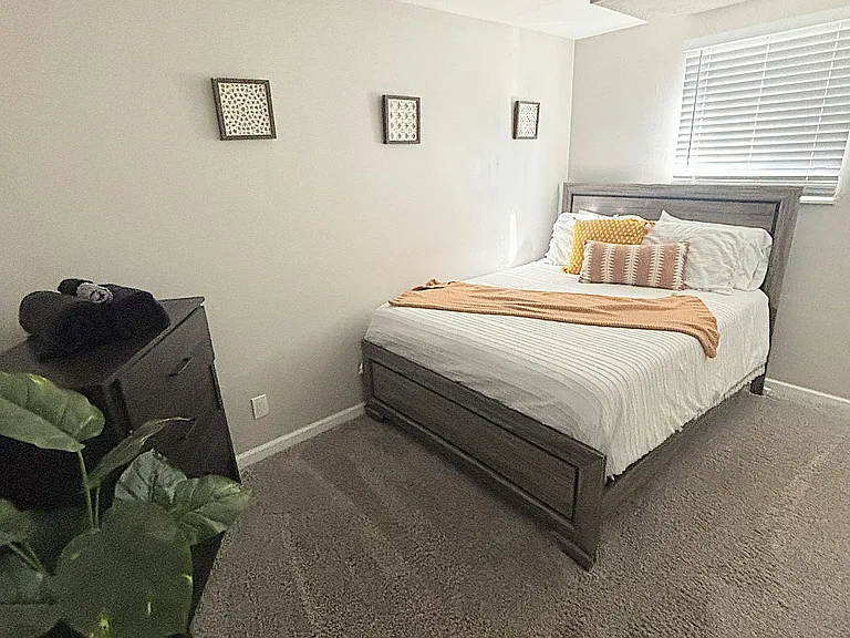 2262 Pear St — Photo 7