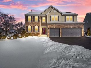 682 Golden View Ct, Volo, IL 60073