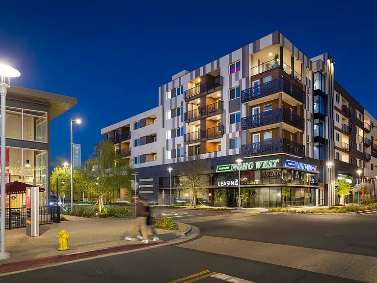 Alexan Noho West — Photo 79