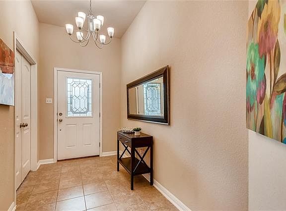 3rd image of 111 Desert Rose Dr