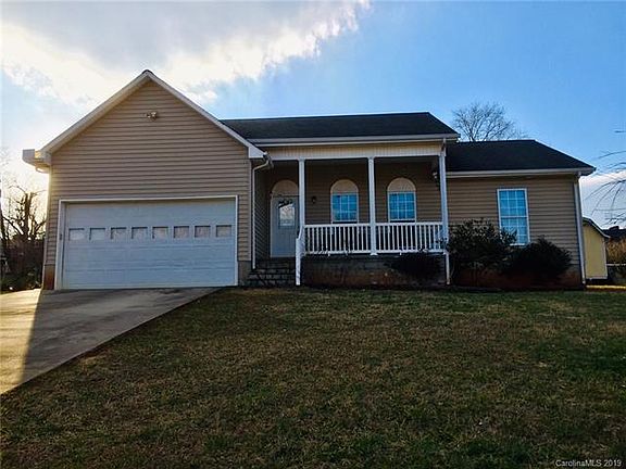 2nd image of 516 Central Dr