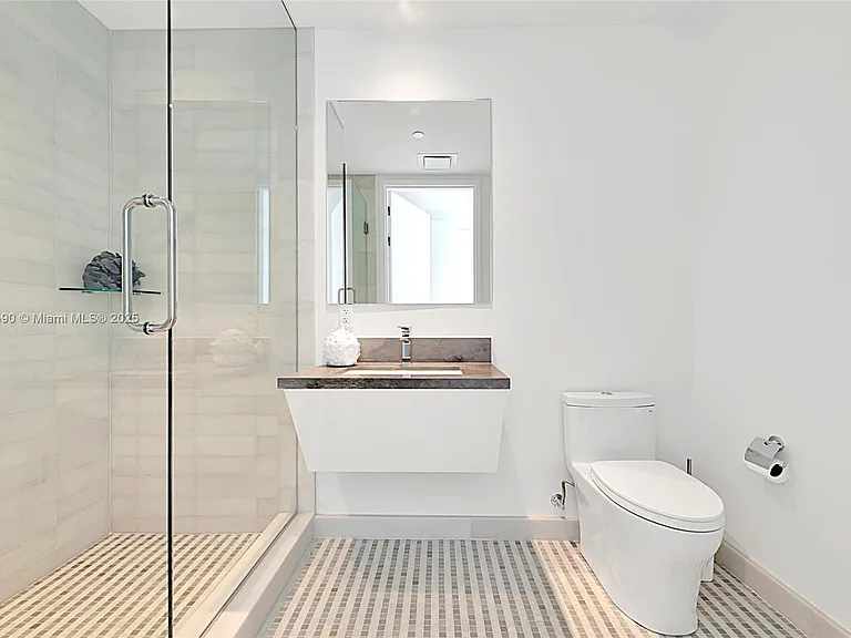 700 NE 24th St #2603 — Photo 15