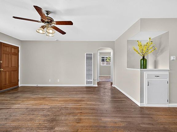 4th image of 652 Corlano Avenue