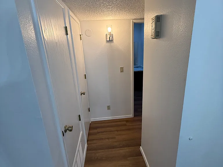 1949 N Swan Rd #19 — Photo 11
