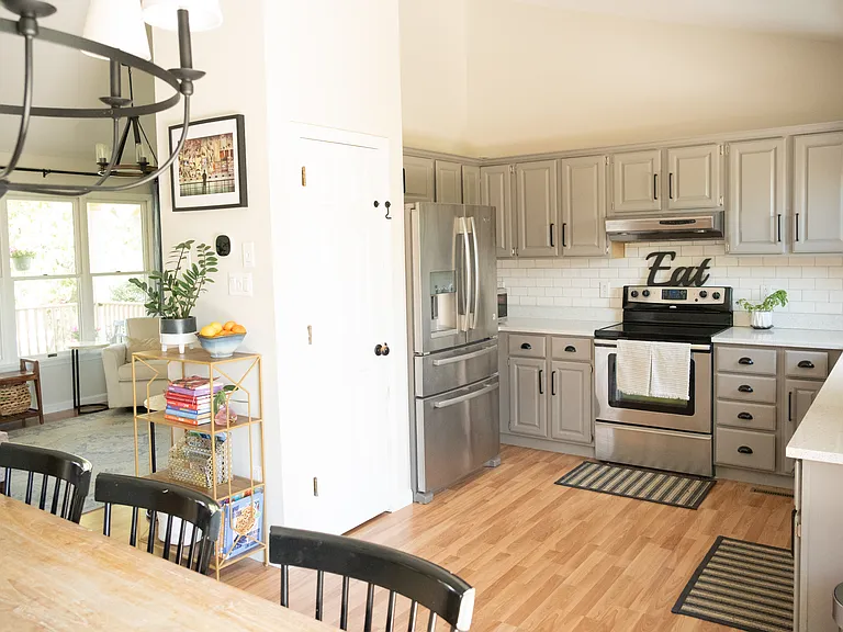 1694 Sheffield Ct — Photo 8