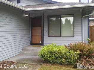 24233 14th Ave S, Seattle, WA 98198