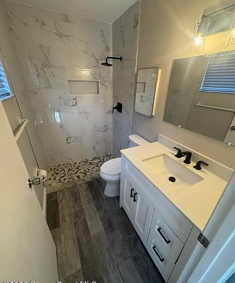 425 Tewksbury Ln NE — Photo 14