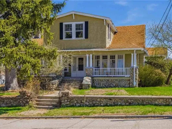 87 Kermit St, Woonsocket, RI 02895