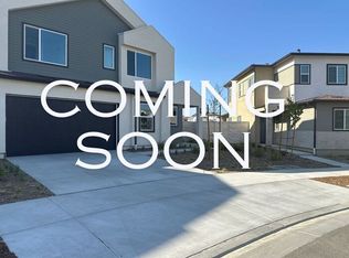 27824 Marquee Dr, Valencia, CA 91381