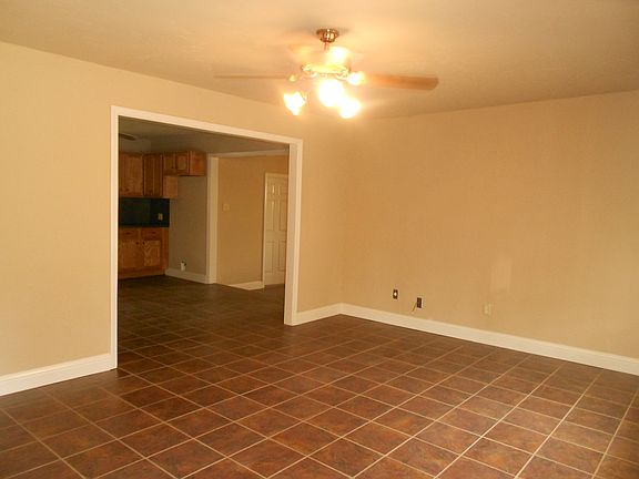 4th image of 1608 Vesta Ave