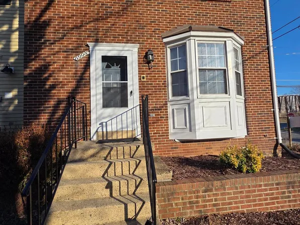 6998 Admetus Ct, Alexandria, VA 22315