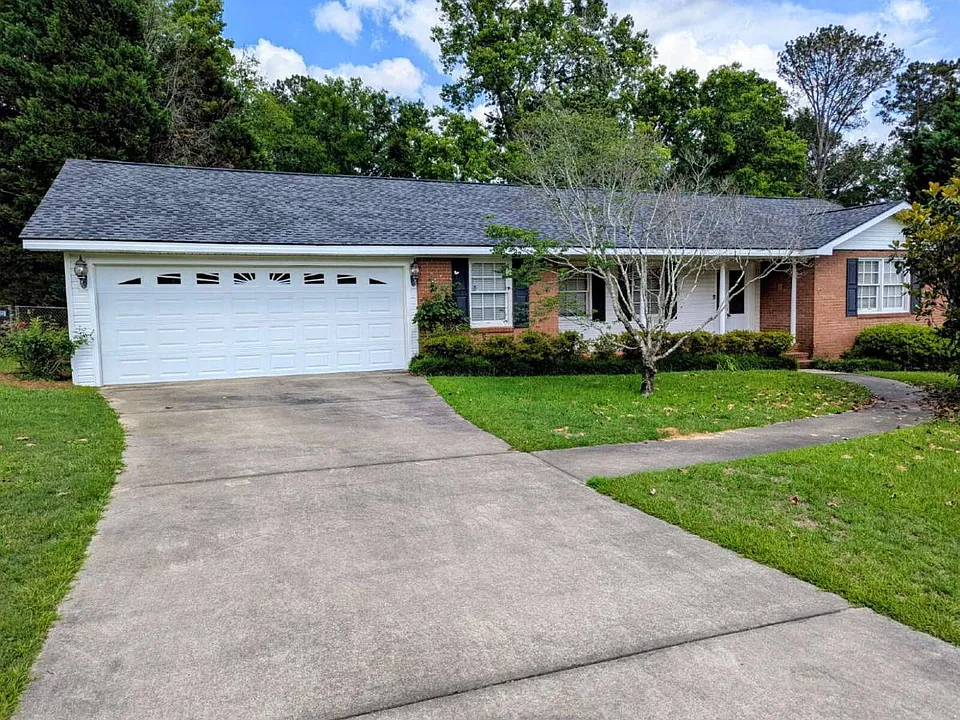 106 Pine Ridge Rd SW