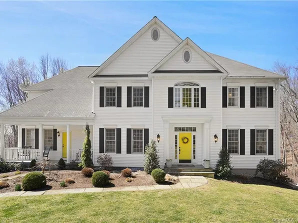 24 Maplewood Drive, Danbury, CT 06811