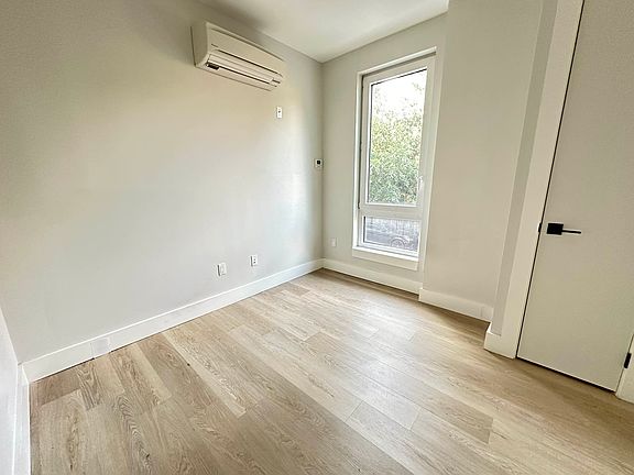 3rd image of 459 E 135th St #3C
