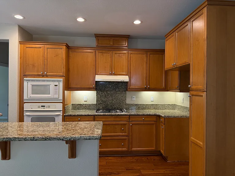498 W Callado Ct — Photo 5