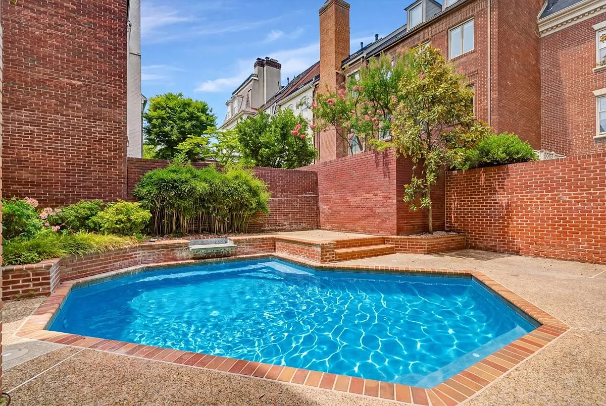 3 bed, 3058 sqft, $9,995 — Photo 1