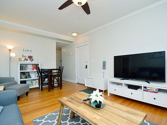 5th image of 4615 N Paulina St APT 3A