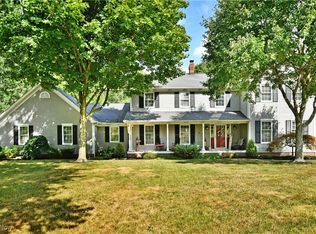 115 Queens Ln, Canfield, OH