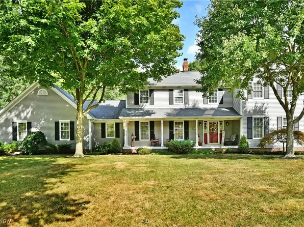 115 Queens Ln, Canfield, OH 44406